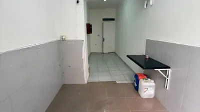 Local comercial en venta en Paseo de La Cuba - Más
