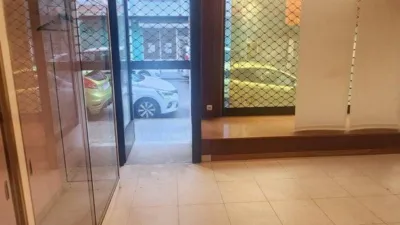 Local comercial en alquiler en Ensanche A - Vista 4