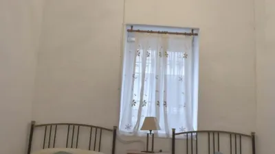 House in the Centre photo 2