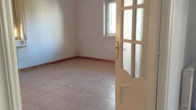 Apartment on Calle del Pisuerga photo 9
