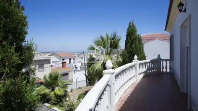 Chalet in Fuerte del Rey photo 4