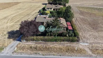 Chalet in Valverde del Majano photo 4