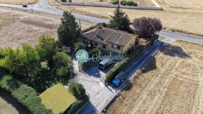 Chalet in Valverde del Majano photo 2