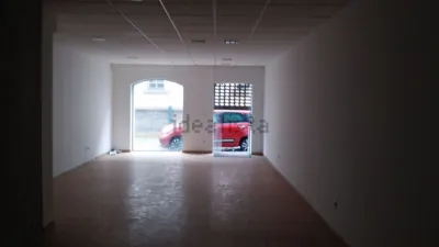Local comercial en alquiler en Centro - Vista 2