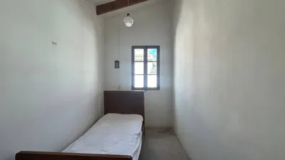 House in Centre photo 39