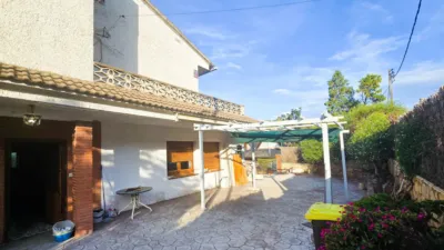 Chalet in Corbera de Llobregat photo 2