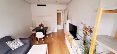 Piso en alquiler en Calle de Sor Angela de la Cruz - Imagen 2