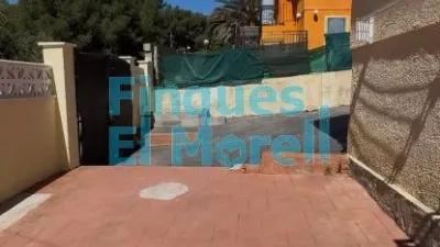Chalet on Carrer de les Moreres photo 3