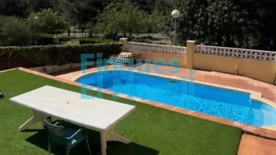 Chalet on Carrer de les Moreres photo 7