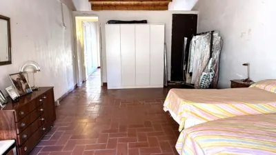 House in Centre photo 13