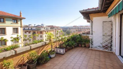 Apartment at Plaza del Puente-Zubia, 8 photo 3