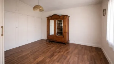 Apartment at Plaza del Puente-Zubia, 8 photo 9
