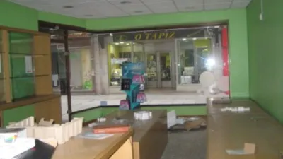 Local comercial en alquiler en Centro - Vista 2