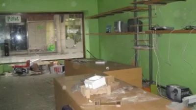 Local comercial en alquiler en Centro - Más