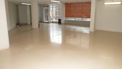 Piso – Terrassa - Más