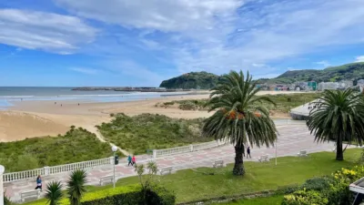 Piso en alquiler en Carlos V, Zona Playa (Laredo) de 4.000 €<span>/mes</span>