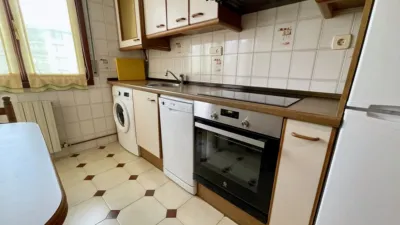 Piso en alquiler en Carlos V, Zona Playa (Laredo) de 4.000 €<span>/mes</span>