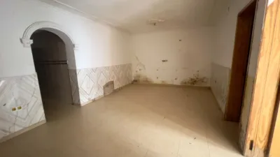 Terraced house on Calle Traiguera photo 4