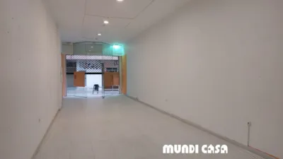 Local comercial en alquiler en Calle Pablo Iglesias - Vista 2
