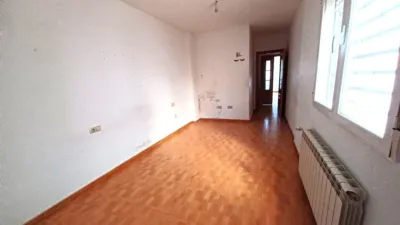 Piso en venta en Calle de Juan de Rojas, cerca de Calle del Quijote, La Roda de 69.000 €