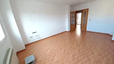 Piso en venta en Calle de Juan de Rojas, cerca de Calle del Quijote, La Roda de 69.000 €