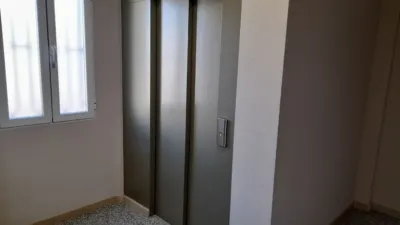 Piso en venta en Calle de Juan de Rojas, cerca de Calle del Quijote, La Roda de 69.000 €