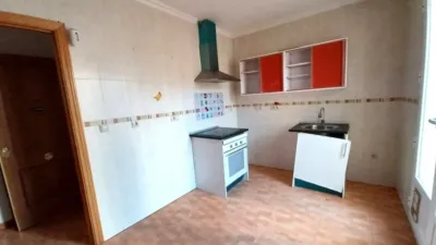 Piso en venta en Calle de Juan de Rojas, cerca de Calle del Quijote, La Roda de 69.000 €