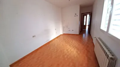 Piso en venta en Calle de Juan de Rojas, cerca de Calle del Quijote, La Roda de 69.000 €