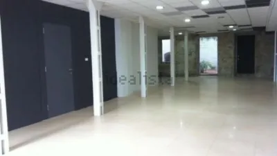 Local comercial en alquiler en Centro - Más