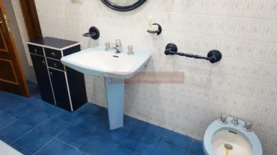 Piso en alquiler en Avda. La Paz, Universidad-Los Lirios (Logroño) de 1.125 €<span>/mes</span>