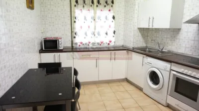 Piso en alquiler en Avda. La Paz, Universidad-Los Lirios (Logroño) de 1.125 €<span>/mes</span>