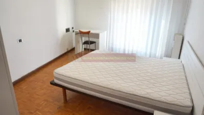 Piso en alquiler en Avda. La Paz, Universidad-Los Lirios (Logroño) de 1.125 €<span>/mes</span>