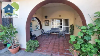 House in Urb. Los Almendros photo 10