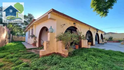 House in Urb. Los Almendros photo 20