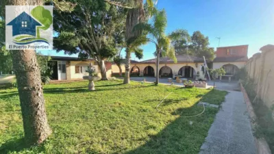House in Urb. Los Almendros photo 21