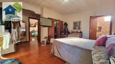House in Urb. Los Almendros photo 9