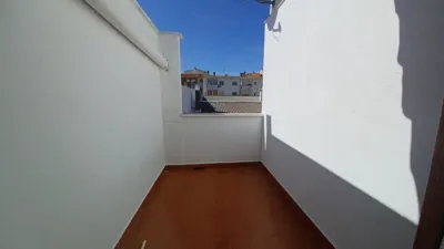 Terraced House in the Town Centre photo 26