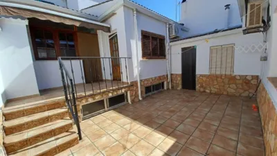 Terraced House in the Town Centre photo 36