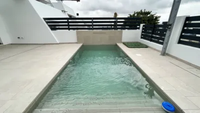 Semi-detached chalet on Avenida Santa Clara photo 2