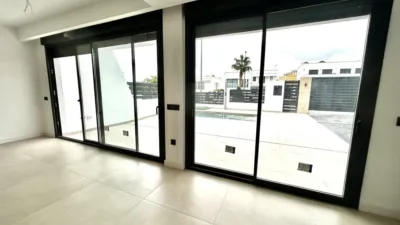 Semi-detached chalet on Avenida Santa Clara photo 6