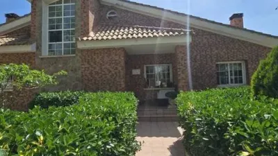 Chalet in Central Telefónica de Radio photo 2