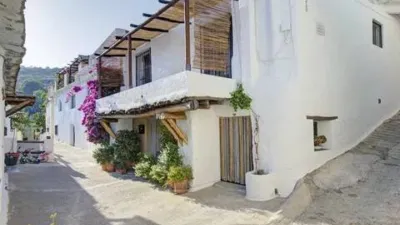 House in La Taha photo 2