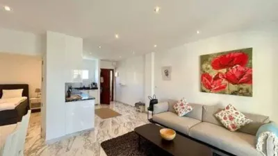 Apartment on the middle floor, Fuengirola, Costa del Sol. 2 bedrooms, 1 bathroom, built area 0 m². Location: first line of the beach, city, close to shops, close to the sea, complex 1st line of the beach. Orientation: east. Condition: excellent, recently renovated. Pool: community pool. Air conditioning: air conditioning. Views: sea. Features: covered terrace, private terrace. Kitchen: equipped. photo 3