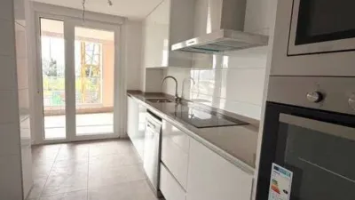 Piso en alquiler en Calle Colegio Virgen de la Milagrosa, Nueva Huca (Oviedo) de 1.300 €<span>/mes</span>