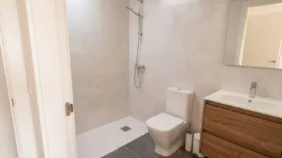 Piso en alquiler en Calle Colegio Virgen de la Milagrosa, Nueva Huca (Oviedo) de 1.300 €<span>/mes</span>
