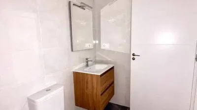 Piso en alquiler en Calle Colegio Virgen de la Milagrosa, Nueva Huca (Oviedo) de 1.300 €<span>/mes</span>
