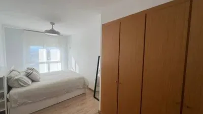 Apartment on Calle Cl Paz Azzati Cutanda photo 18