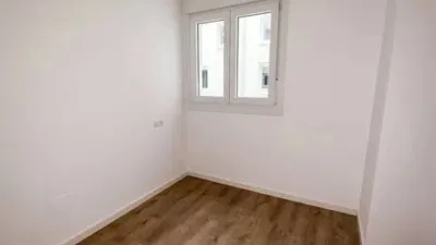 Piso en alquiler en Calle Colegio Virgen de la Milagrosa, Nueva Huca (Oviedo) de 1.300 €<span>/mes</span>