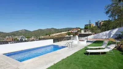 Chalet on Carrer del Frontó photo 2