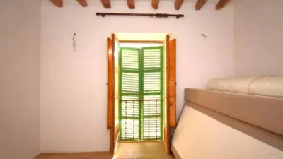Chalet on Carrer de Joan Mieres photo 22